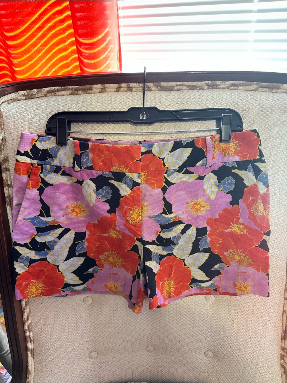 Loft Women's Floral Print High-Rise Shorts - Black with Pink & Red Blooms
